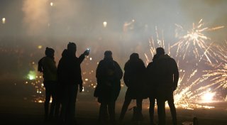 Was macht Böller-Lärm mit den Ohren - und was schützt?
