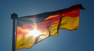 Wie viel mehr verdienen Beschäftigte in Westdeutschland?
