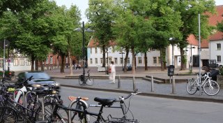 Bielefelder Klosterplatz wird umgestaltet: Anwohner kritisieren Weihnachtsmarkt