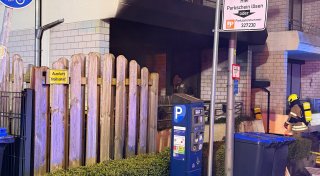 Toter bei Wohnungsbrand in Detmold - Feuerwehr rettet vier Menschen
