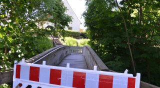Marode Fußgängerbrücke in Höxter muss sofort gesperrt werden