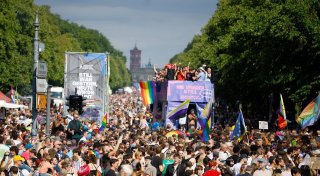 «Nie wieder still» - CSD in Berlin mit politischem Fokus