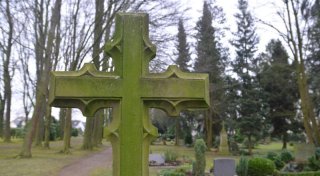 „Es ist einfach nur traurig“ - Enger kämpft mit Diebstählen auf kirchlichem Friedhof
