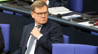 Nach Defekt: Wadephul reist per Linie zu Südamerika-Gipfel