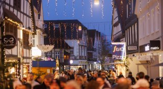 Weihnachtsmarkt in Lübbecke: Stadt erstrahlt im weihnachtlichen Lichterglanz