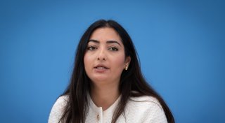 Trend zu mehr Einbürgerungen - Klagen über Rassismus
