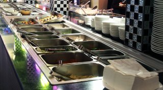 Gegen Verschwendung: Paderborner All-you-can-eat-Restaurants setzen auf Strafen