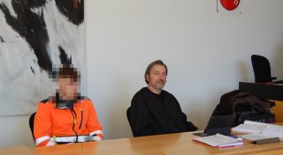 63-Jährige verstorben: Gerichtsurteil für jungen Mann aus Enger nach tödlichem Autorennen