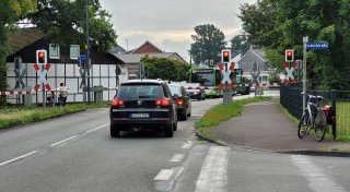 Lange Staus in Gütersloh: Bahnübergang sorgt für Chaos