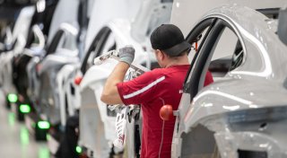 Auto-Konzerne wollen Techriesen bei Software entgegentreten