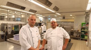 Drei Flaschen Schnaps pro Tag: Ex-Suchtpatient arbeitet jetzt als Koch in Gütersloh