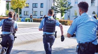Angriff mit Machete: Mann auf Bielefelder Kesselbrink schwer verletzt