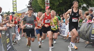 Mit Fotos: 220 Starter im Kreis Gütersloh trotzen bei neuem Lauf-Event dem Gewitter