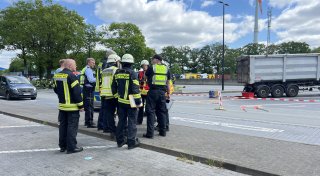 Säure tropft auf A2 in Gütersloh: Transporter löst Spezialeinsatz der Feuerwehr aus