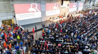 VW-Spitze und Betriebsrat stellen sich der Belegschaft
