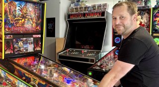 Außergewöhnliches Hobby: Paderborner sammelt Flipper-Automaten und veranstaltet Turniere