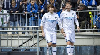 Kaderplatz ersteigert: Was zwei Arminia-Fans an der Seite von Fabian Klos erlebten