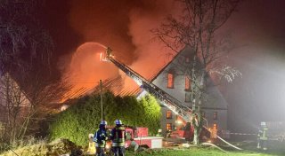 Großbrand auf Hof bei Spenge: Mehrere Tiere sterben