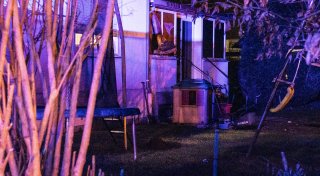 Kind, Eltern und Hund schlafen - Bielefelder Feuerwehr klingelt wegen Sofabrand