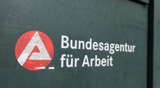 Zu viele Arbeitslose, zu wenig Arbeitende