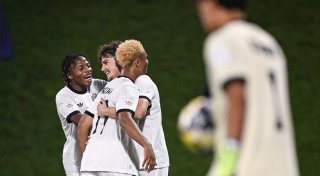 U17-Fußballer bei WM mit Schützenfest weiter