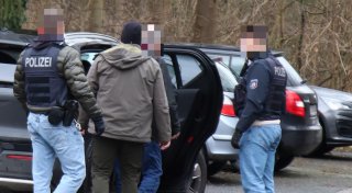 Polizei lässt Drogen-Plantage in Hiddenhausener Industriehalle auffliegen