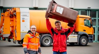 Sammler möchte mit seltenen Mülltonnen aus Herford ins Guinness-Buch