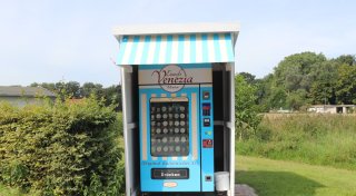Süße Abkühlung zu jeder Uhrzeit: Eisautomat überzeugt Löhner