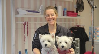 Hundesalon statt Hundezubehör: „Pfötchenbude“ in Enger stellt sich neu auf