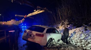 Flucht vor Polizei: Mann rast durch Bielefeld und landet im Graben
