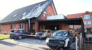 Brand in Preußisch Oldendorf: Nachbarn halfen, Kinder vom Grundstück zu holen