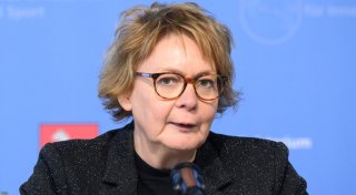 Ministerin lenkt ein: Derby mit einigen Gästefans