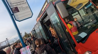 Dreimal so lange unterwegs: Mit dem Ersatzbus zwischen Wohnort und Arbeit pendeln