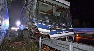 Zwei Verletzte bei Unfall auf der A33 im Kreis Gütersloh