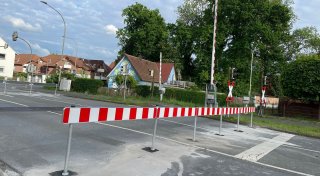 Sicherheitsrisiko: Gesperrter Bahnübergang in Paderborn verzögert Rettungsdienst