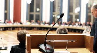 Wachsende Stadt- und Gemeinderäte kosten den Kommunen in OWL viel Geld