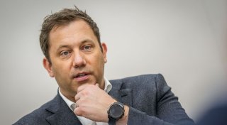 Vizekanzler in China - Der diplomatische Drahtseilakt