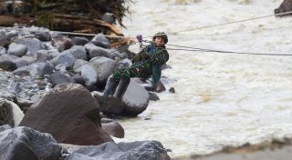 Mindestens 440 Tote nach Überschwemmungen in Indonesien