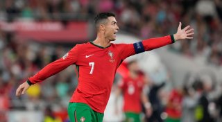 Ronaldo erlöst Portugal - Spanien siegt trotz Unterzahl
