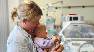 Extremfrühchen aus Hiddenhausen kommt mit 440 Gramm im Universitätsklinikum Minden zur Welt