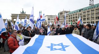 Gedenken und Proteste zum Jahrestag des Hamas-Überfalls
