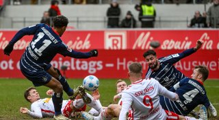 Stolpert der SC Paderborn auf dem Regensburger „Rübenacker“?