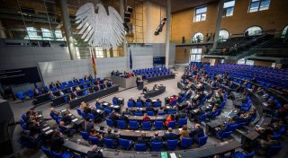 AfD zieht in Umfrage erstmals mit Union gleich