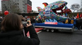 Blockaden, Demos, erste Verletzte: Große Proteste gegen AfD-Jugend in Gießen