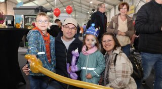 Zufriedene Besucher und Händler auf der Gewerbeschau beim Löhner Oktoberfest
