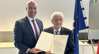 Völkerverständigung als Lebenswerk: Bad Oeynhausener bekommt Bundesverdienstkreuz