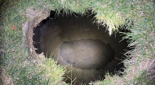 Auf Suche nach Katze in Loch gefallen? Großmutter vermisst