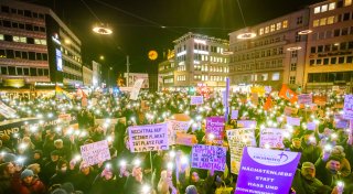 Viele Fotos plus Video: 20.000 Menschen demonstrierten in Bielefeld gegen Rechts