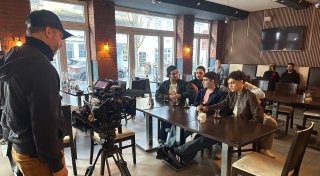 Erste Dreharbeiten am Gymnasium in Enger für Serie von bekanntem Regisseur