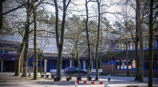 Großer Polizeieinsatz an Bielefelder Schule: Schüler melden Mann mit Pistole